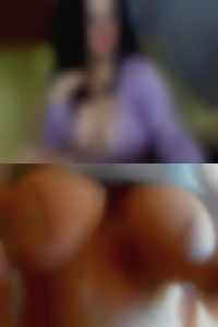 Knife and gun pussy play.
